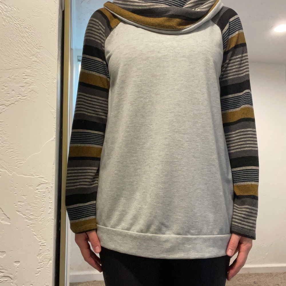 ANDREE BY UNIT Gray Cowl Neck Sweater with Striped Sleeves